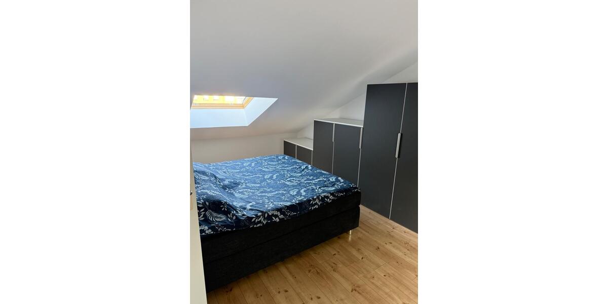 Dachgeschoßwohnung Mönchengladbach Nord - 3 Zimmer, 91 m&sup2;, 950&euro; | Angebot:27541089