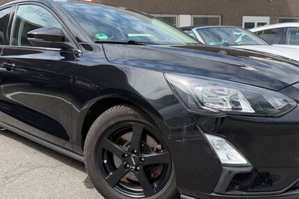 Ford Focus 114.000 km 11.880 &euro; Düsseldorf 40549