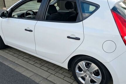 Hyundai i30 109.000 km 4.250 &euro; Mönchengladbach 41236