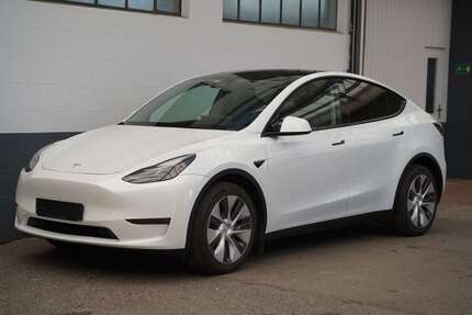 Tesla Model Y 93.303 km 32.550 &euro; Mönchengladbach 41236
