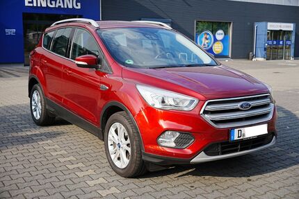 Ford Kuga 131.364 km 12.100 &euro; Düsseldorf 40627
