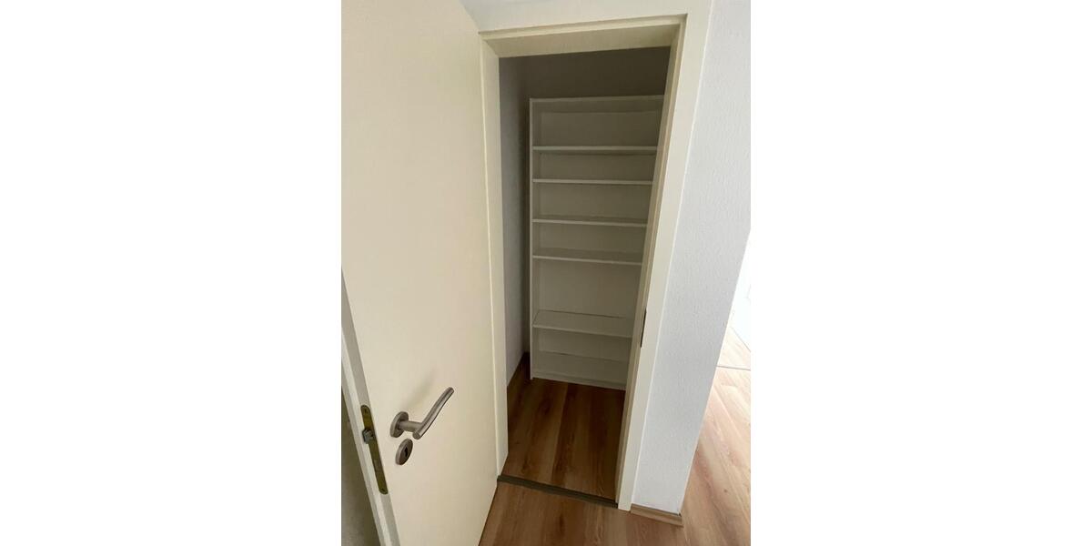 Etagenwohnung Krefeld - 2 Zimmer, 69 m&sup2;, 510&euro; | Angebot:27542628