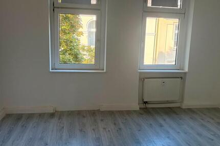 Wohnung Leverkusen - 4 Zimmer, 90 m&sup2;, 900&euro; | Angebot:27532837