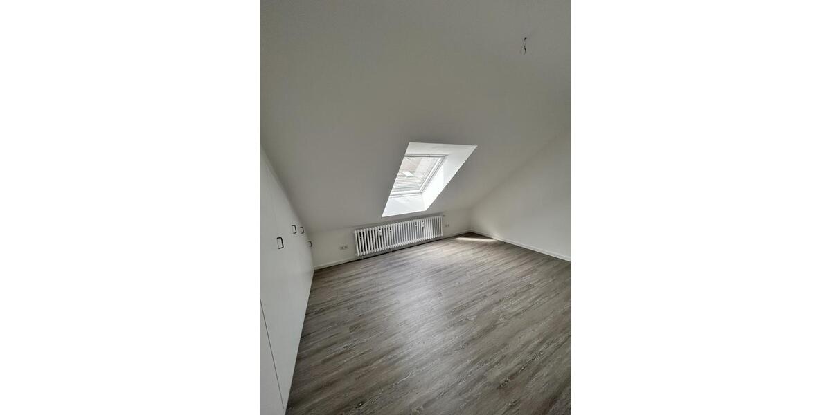 Dachgeschoßwohnung Ratingen - 2 Zimmer, 70 m&sup2;, 840&euro; | Angebot:27537349