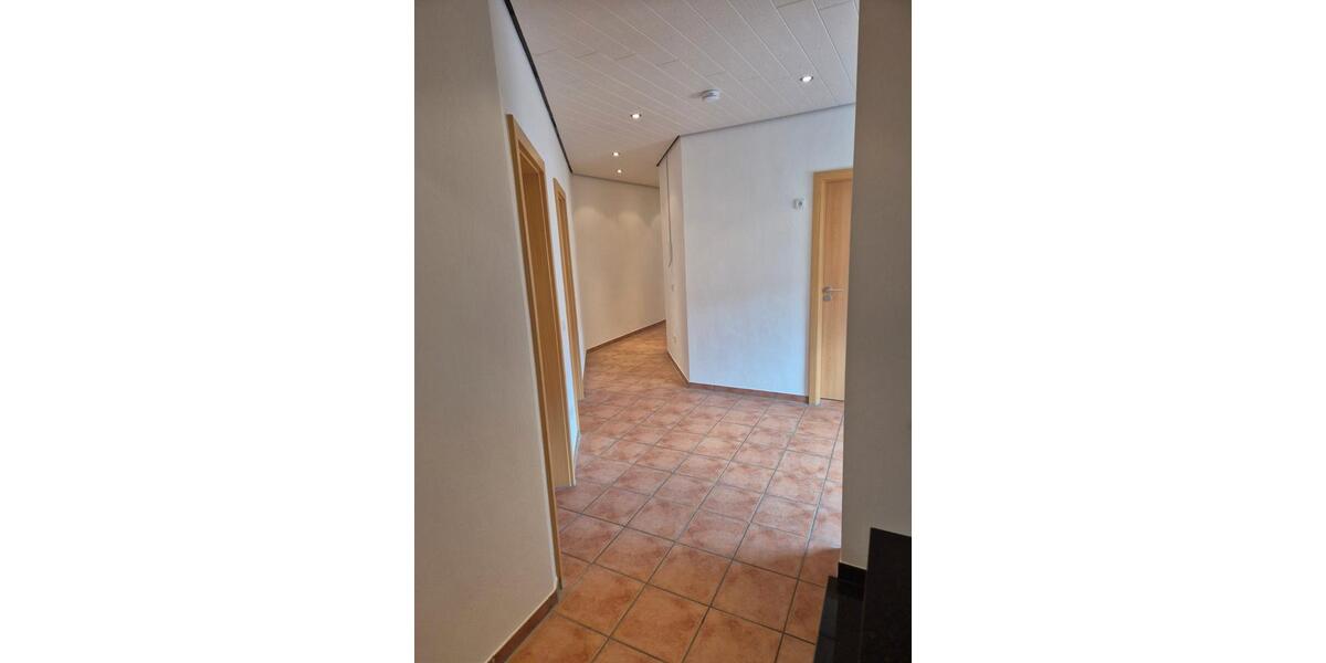 Etagenwohnung Wegberg - 4 Zimmer, 165 m&sup2;, 1.350&euro; | Angebot:27532813