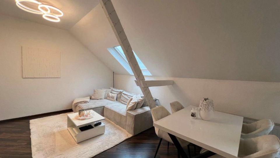 Dachgeschoßwohnung Mönchengladbach - 2 Zimmer, 51 m&sup2;, 750&euro; | Angebot:27547811