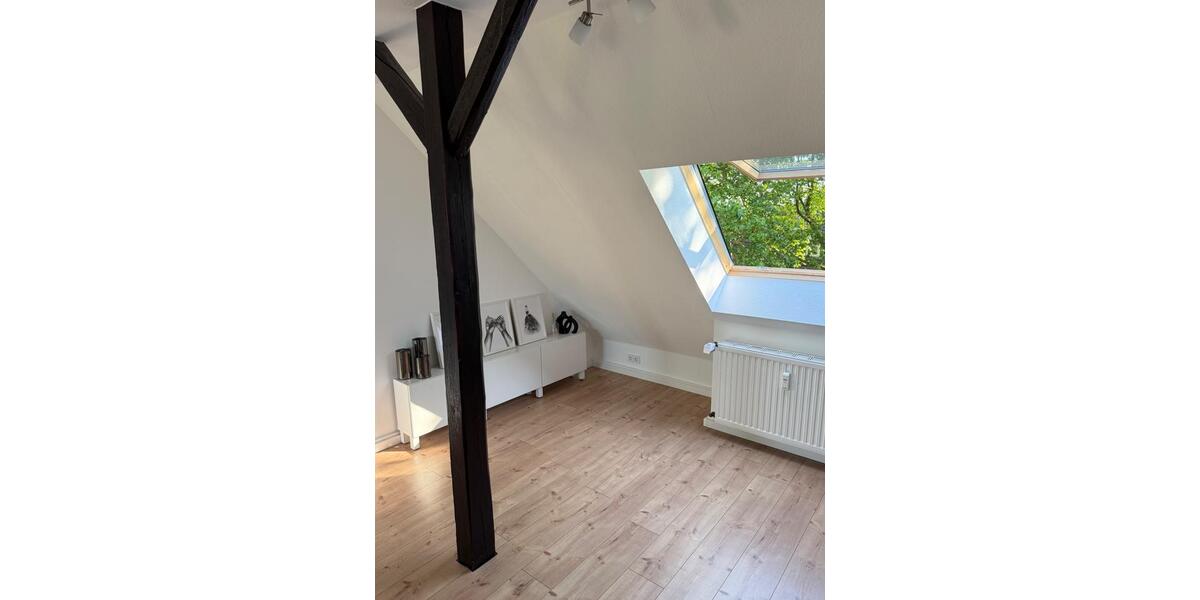 Dachgeschoßwohnung Mönchengladbach Nord - 3 Zimmer, 91 m&sup2;, 950&euro; | Angebot:27541089