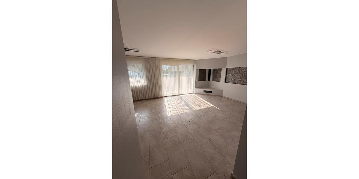 Erdgeschoßwohnung Leverkusen Bürrig - 3 Zimmer, 89 m&sup2;, 1.480&euro; | Angebot:27544614