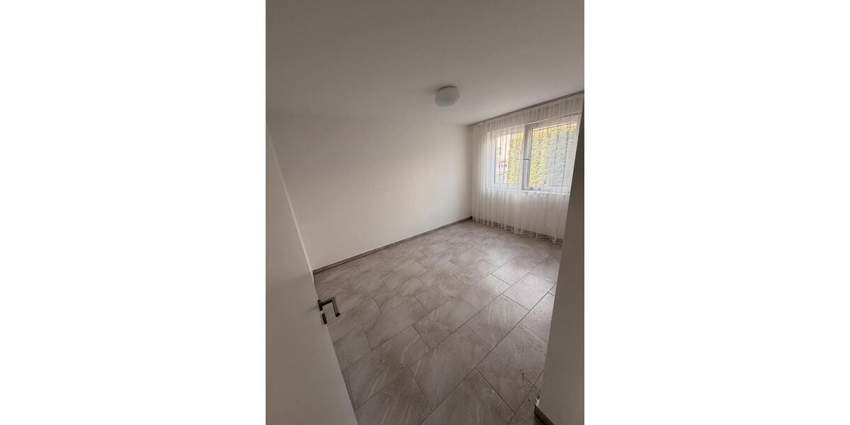 Erdgeschoßwohnung Leverkusen Bürrig - 3 Zimmer, 89 m&sup2;, 1.480&euro; | Angebot:27544614