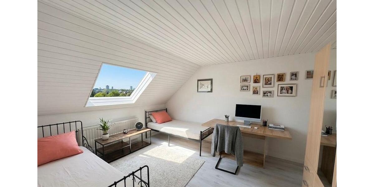 Dachgeschoßwohnung Mönchengladbach Nord - 5 Zimmer, 75 m&sup2;, 169.500&euro; | Angebot:27446953