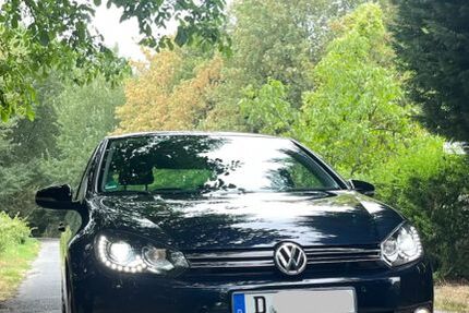 VW Golf 27.274 km 9.995 &euro; Düsseldorf 40547