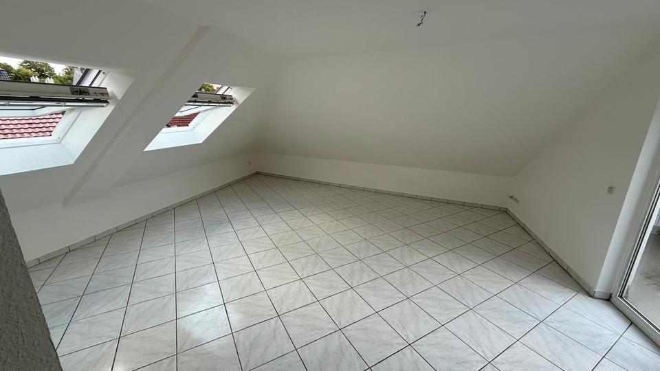 Dachgeschoßwohnung Mülheim an der Ruhr - 3 Zimmer, 78 m&sup2;, 900&euro; | Angebot:27539317