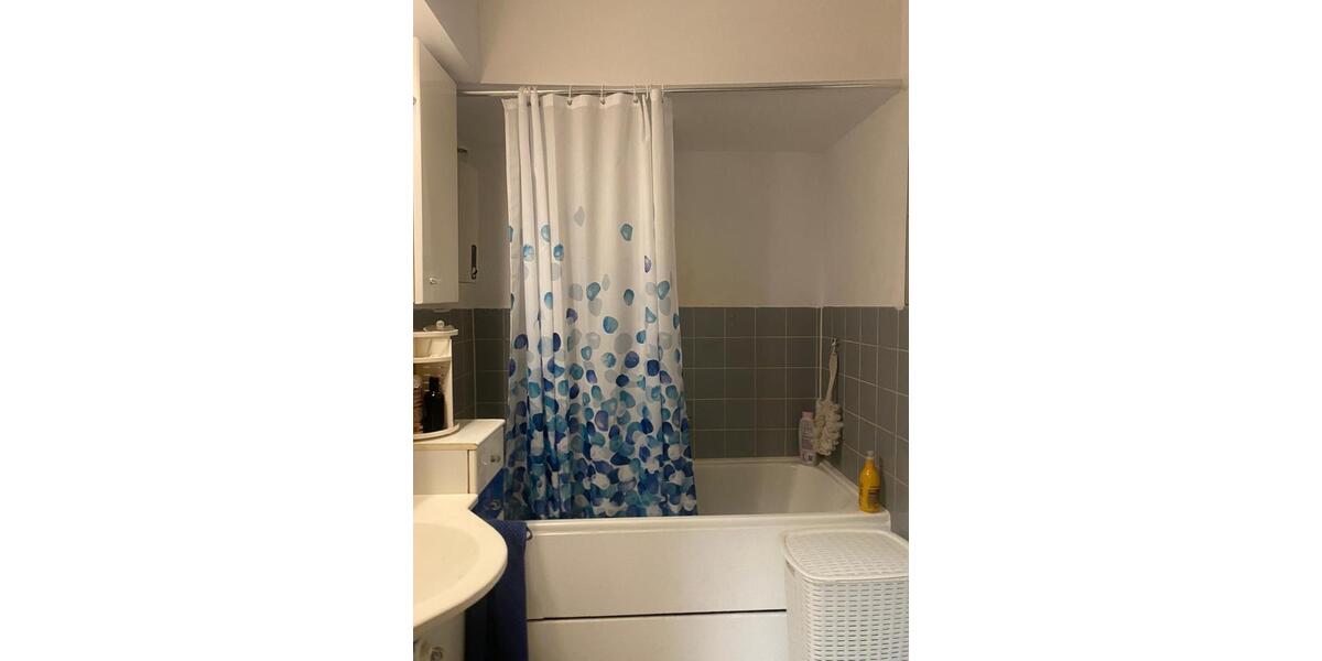Etagenwohnung Neuss - 3 Zimmer, 98 m&sup2;, 1.450&euro; | Angebot:27549550