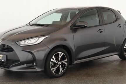 Toyota Yaris 24.000 km 21.784 &euro; Neuss 41460