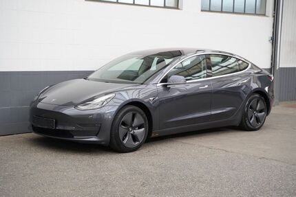 Tesla Model 3 158.516 km 18.250 &euro; Mönchengladbach 41236