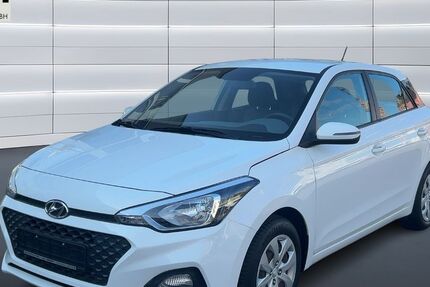 Hyundai i20 49.932 km 8.990 &euro; Duisburg 47057