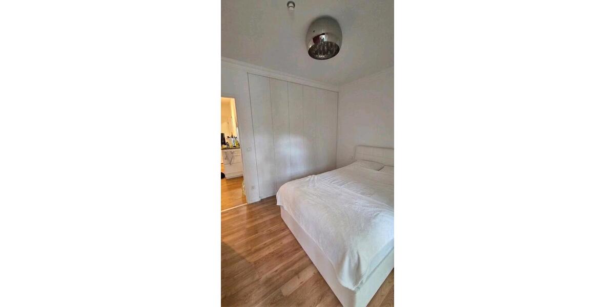 Hochparterre Düsseldorf Stadtbezirk 6 - 1 Zimmer, 52 m&sup2;, 1.000&euro; | Angebot:27532794