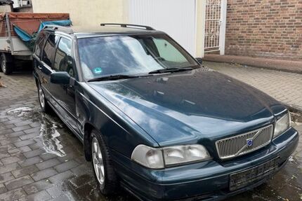 Volvo V70 220.000 km 1.000 &euro; Hilden 40723