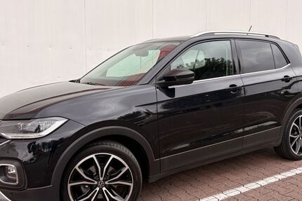 VW T-Cross 76.000 km 19.299 &euro; Düsseldorf 40627