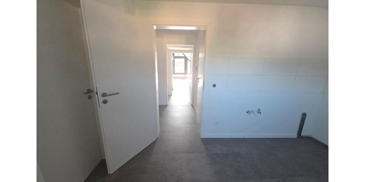Dachgeschoßwohnung Leverkusen - 3 Zimmer, 75 m&sup2;, 1.200&euro; | Angebot:27546960