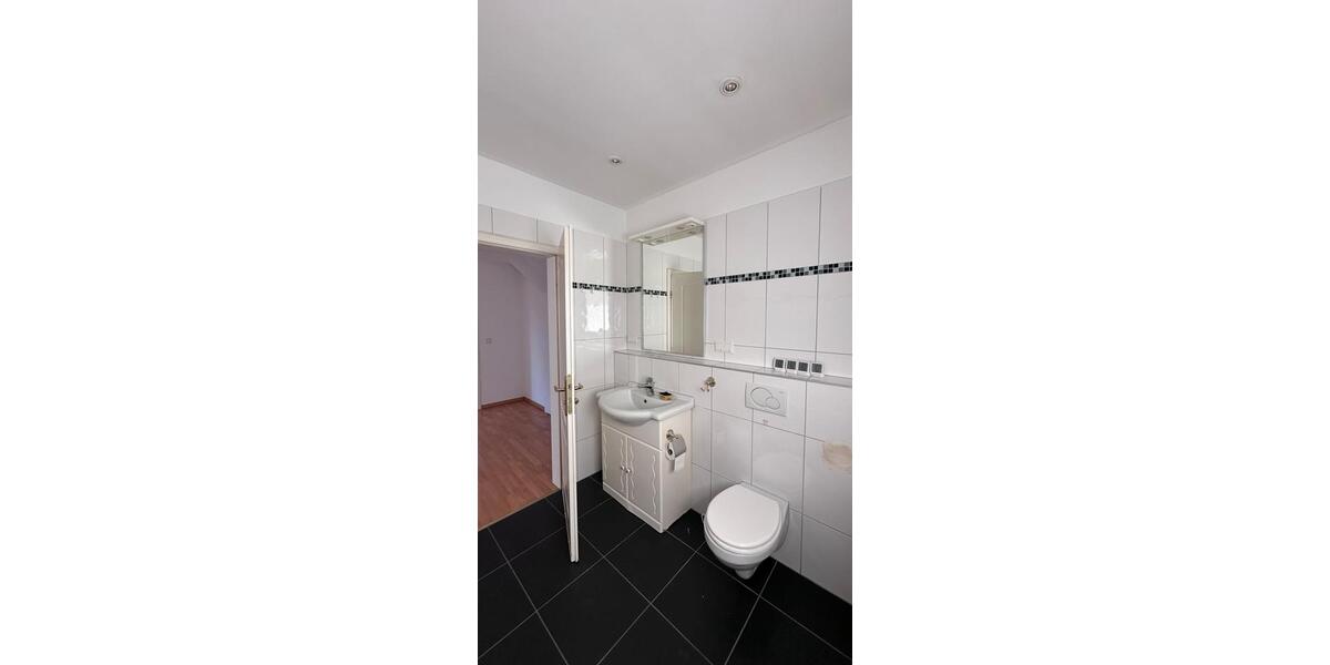 Etagenwohnung Düsseldorf Stadtbezirk 9 - 3 Zimmer, 80 m&sup2;, 1.250&euro; | Angebot:27554909