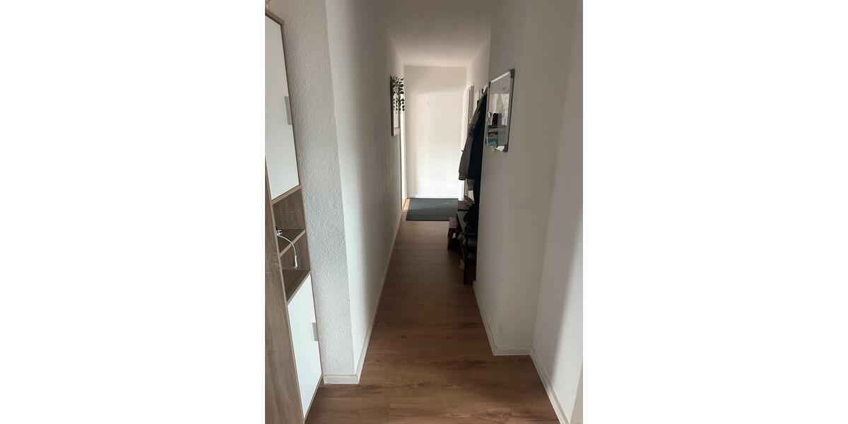 Dachgeschoßwohnung Krefeld - 2 Zimmer, 80 m&sup2;, 745&euro; | Angebot:27553891