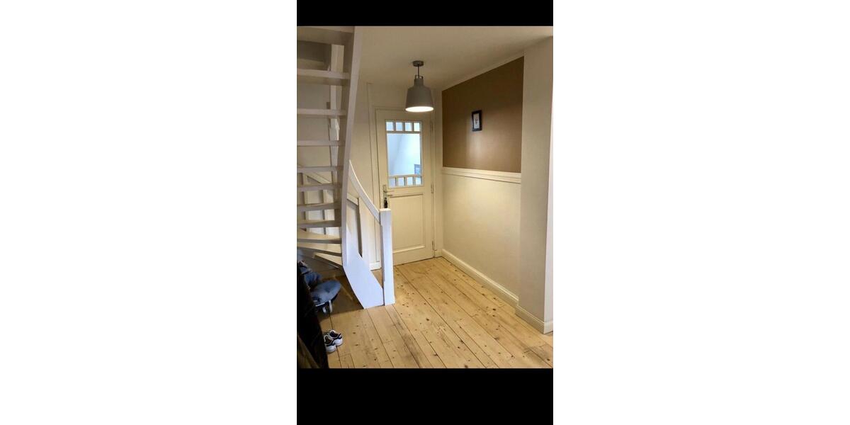 Dachgeschoßwohnung Mönchengladbach - 3.5 Zimmer, 103 m&sup2;, 1.250&euro; | Angebot:27539462