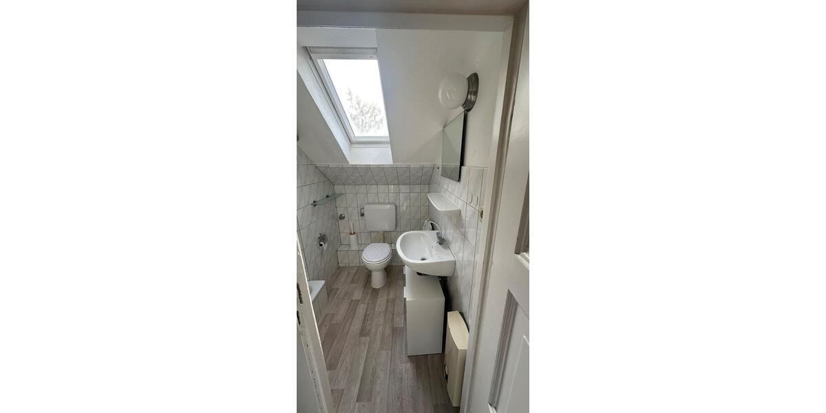 Dachgeschoßwohnung Neuss - 2 Zimmer, 50 m&sup2;, 520&euro; | Angebot:27549115