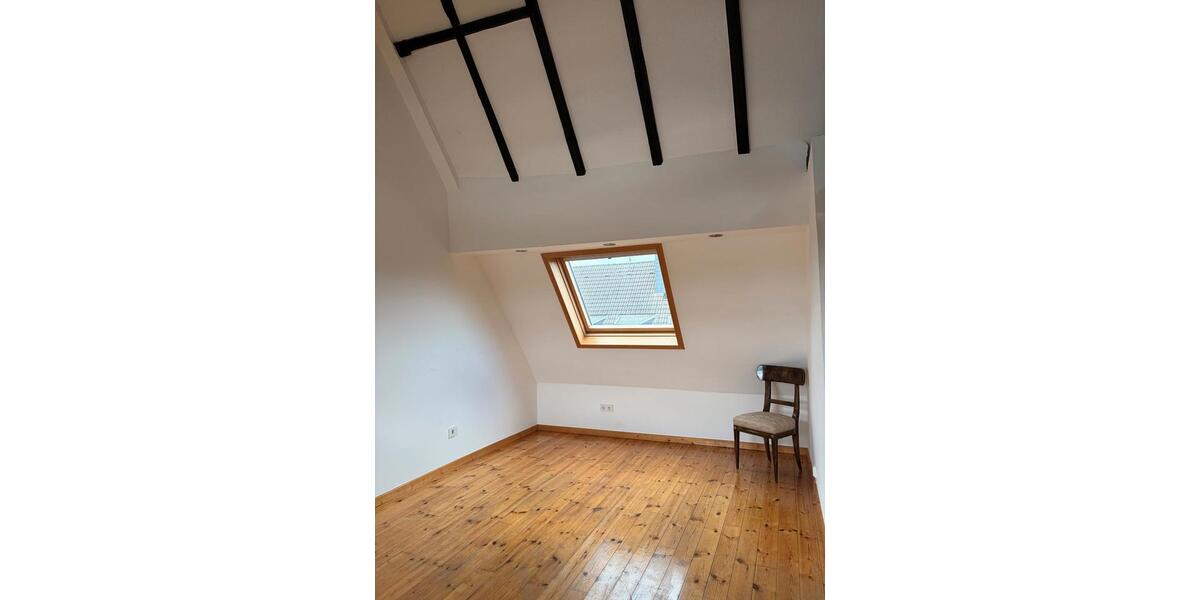 Dachgeschoßwohnung Düsseldorf Stadtbezirk 7 - 4 Zimmer, 139 m&sup2;, 620.000&euro; | Angebot:27496427