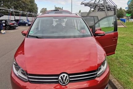 VW Touran 106.000 km 9.500 &euro; Kaarst 41564