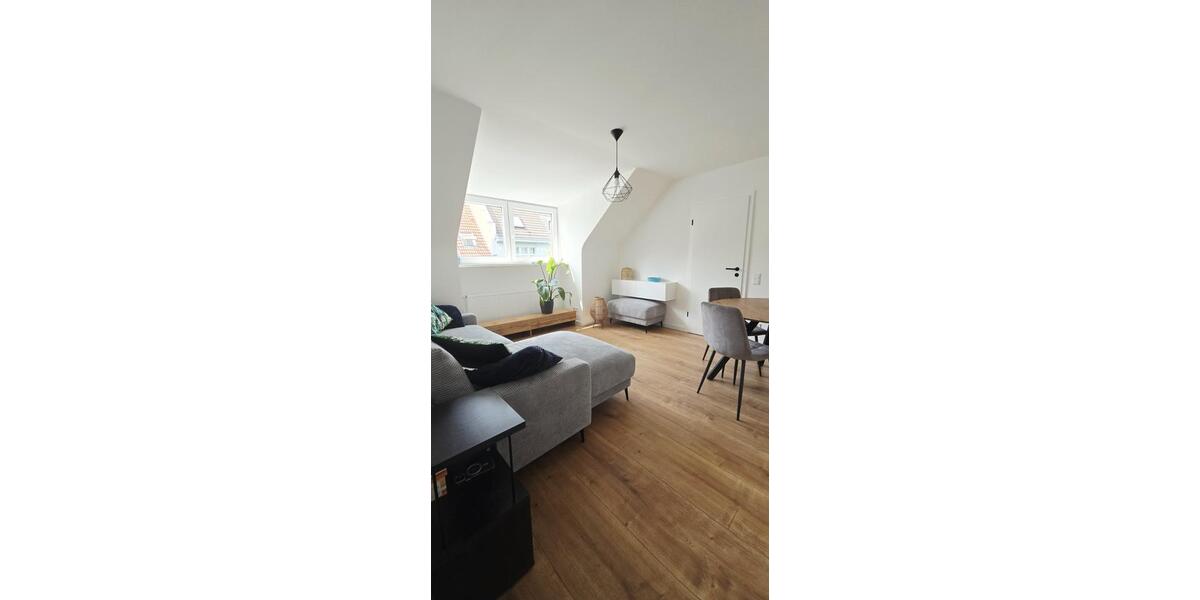 Dachgeschoßwohnung Düsseldorf Stadtbezirk 3 - 3 Zimmer, 63 m&sup2;, 1.690&euro; | Angebot:27545612