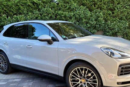 Porsche Cayenne 67.700 km 67.900 &euro; Düsseldorf 40476
