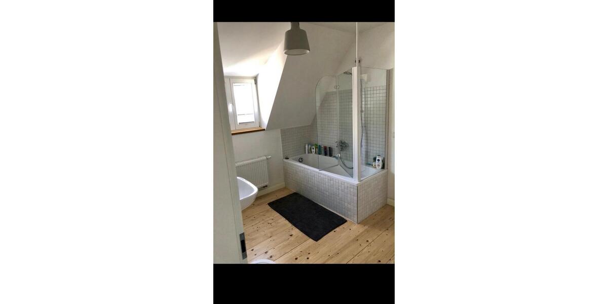 Dachgeschoßwohnung Mönchengladbach - 3.5 Zimmer, 103 m&sup2;, 1.250&euro; | Angebot:27539462