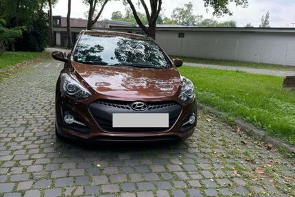 Hyundai i30 184.000 km 5.299 &euro; moers 47443