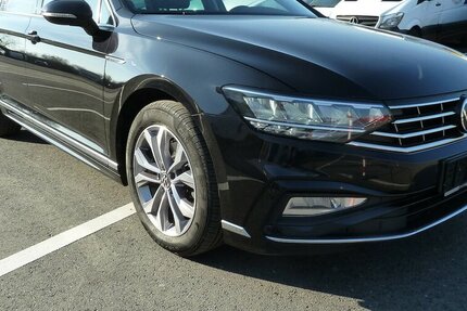 VW Passat Variant R-Line 2.0 TDI DSG Leder Navi LED 135.000 km 19.900 &euro; Ratingen 40885