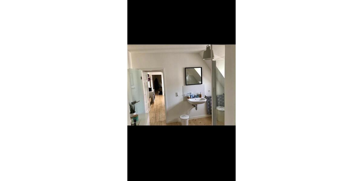 Dachgeschoßwohnung Mönchengladbach - 3.5 Zimmer, 103 m&sup2;, 1.250&euro; | Angebot:27539462