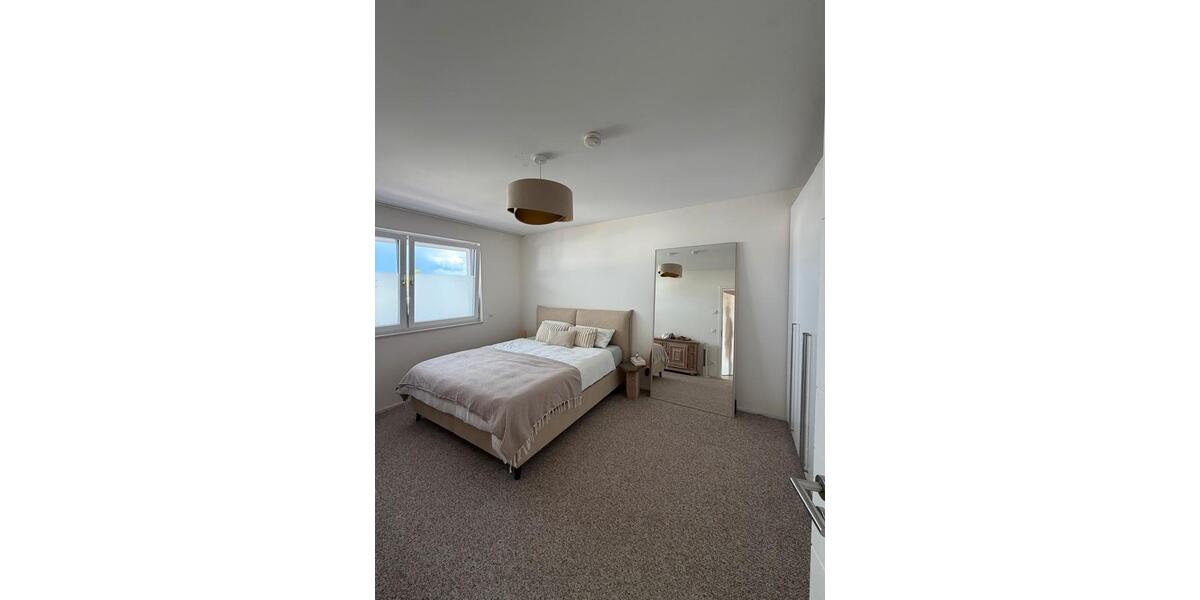 Etagenwohnung Meerbusch - 2 Zimmer, 81 m&sup2;, 1.350&euro; | Angebot:27550884