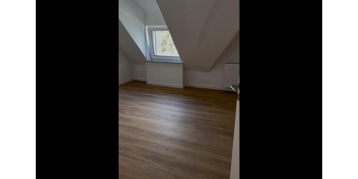 Etagenwohnung Leverkusen - 4 Zimmer, 110 m&sup2;, 1.650&euro; | Angebot:27570433