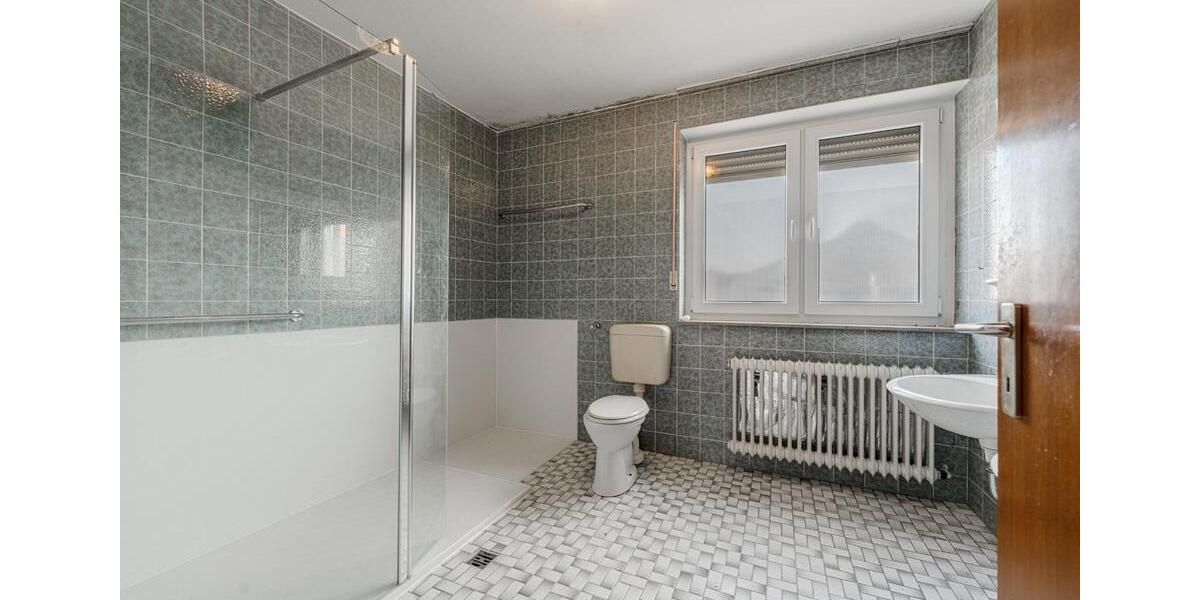Reihenhaus Mönchengladbach West - 7 Zimmer, 187 m&sup2;, 295.000&euro; | Angebot:27535038