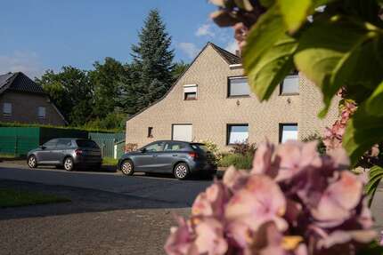 Haus Mönchengladbach West - 5.5 Zimmer, 97 m&sup2;, 299.000&euro; | Angebot:27341584