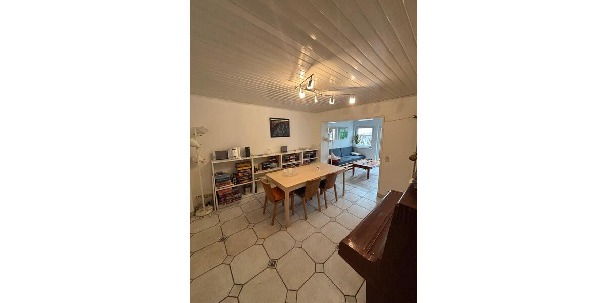 Etagenwohnung Düsseldorf Stadtbezirk 5 - 6 Zimmer, 15 m&sup2;, 800&euro; | Angebot:27544637