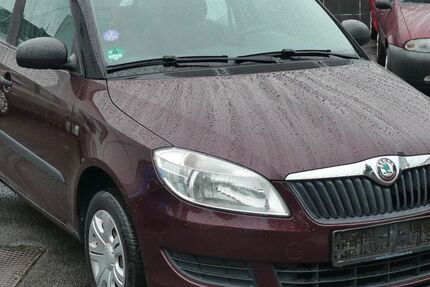 Skoda Fabia 151.000 km 2.749 &euro; Leverkusen 51379