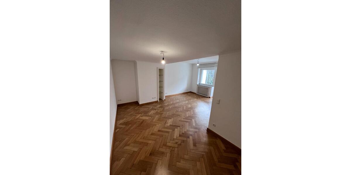 Etagenwohnung Düsseldorf Stadtbezirk 5 - 1 Zimmer, 49 m&sup2;, 1.150&euro; | Angebot:27547930