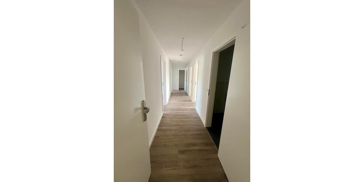 Dachgeschoßwohnung Düsseldorf Stadtbezirk 6 - 3 Zimmer, 64 m&sup2;, 900&euro; | Angebot:27550555
