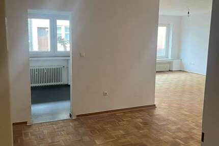 Wohnung Moers - 2 Zimmer, 83 m&sup2;, 800&euro; | Angebot:27398944
