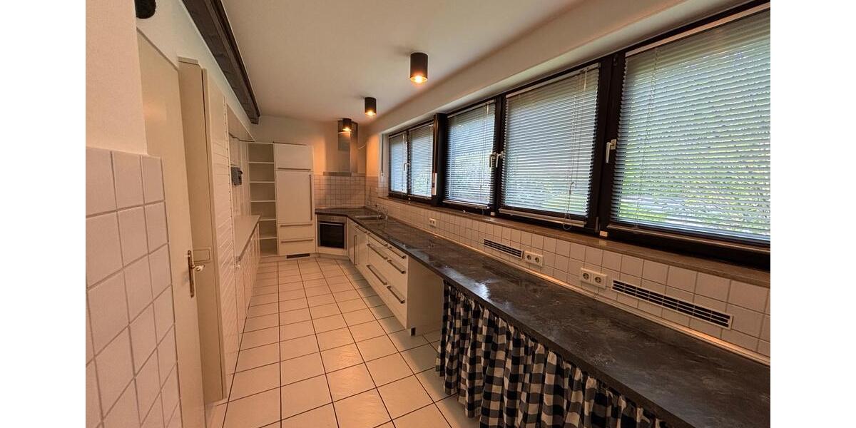 Bungalow Mönchengladbach West - 6 Zimmer, 320 m&sup2;, 625.000&euro; | Angebot:27444024