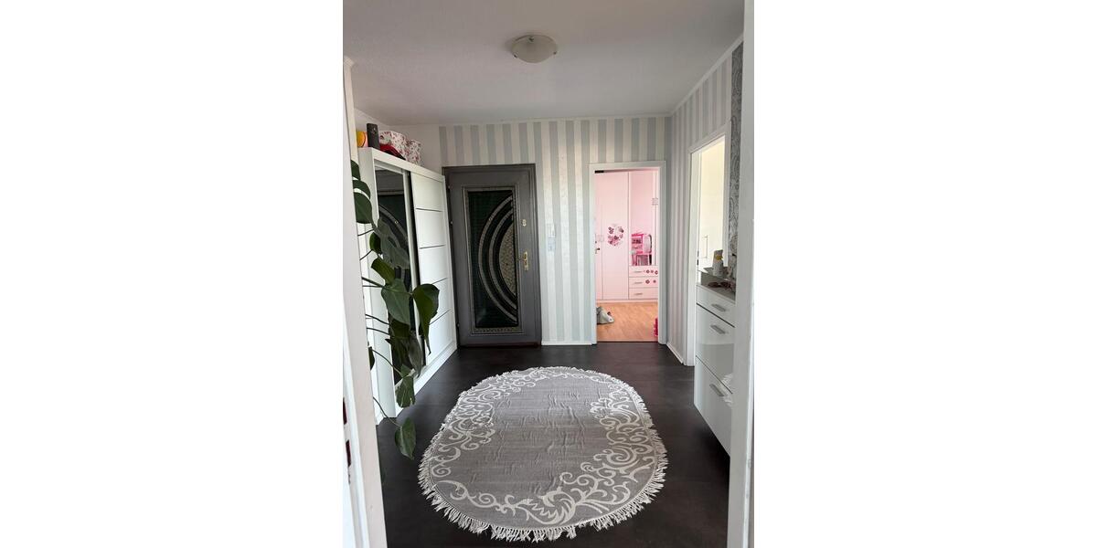 Etagenwohnung Dormagen Hackenbroich - 4 Zimmer, 94 m&sup2;, 220.000&euro; | Angebot:27542476