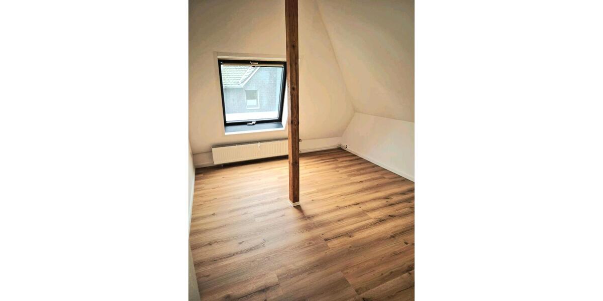 Dachgeschoßwohnung Mülheim an der Ruhr Broich - 2 Zimmer, 52 m&sup2;, 550&euro; | Angebot:27545451