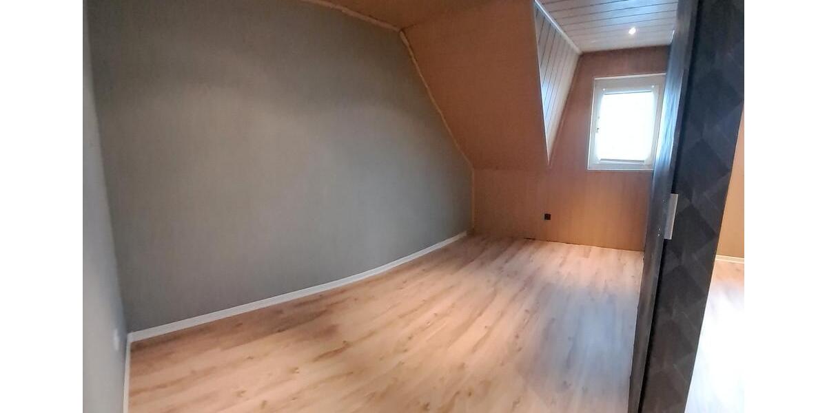 Reihenhaus Grevenbroich Neuenhausen - 5 Zimmer, 151 m&sup2;, 279.000&euro; | Angebot:27457305