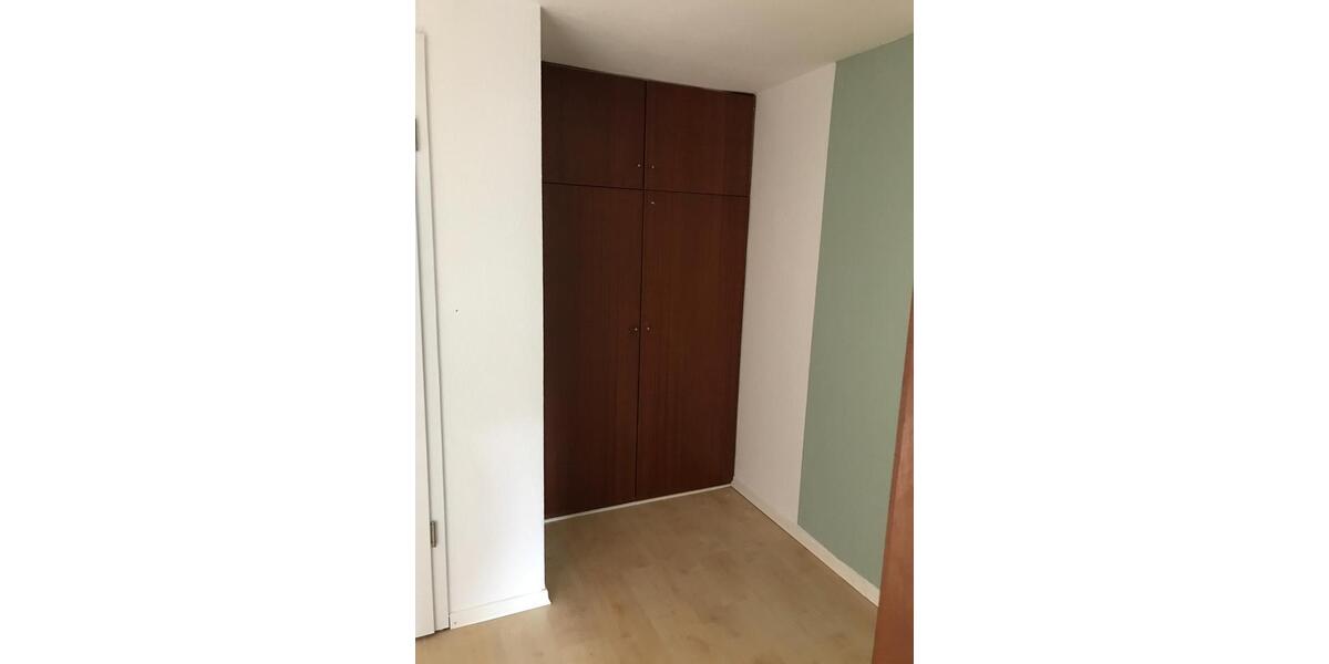 Etagenwohnung Krefeld - 3 Zimmer, 95 m&sup2;, 680&euro; | Angebot:27547826